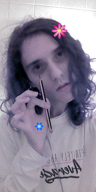 Make up Tutorial – Occhiaie Finte da Zombi con solo una Matita (da disegno)!